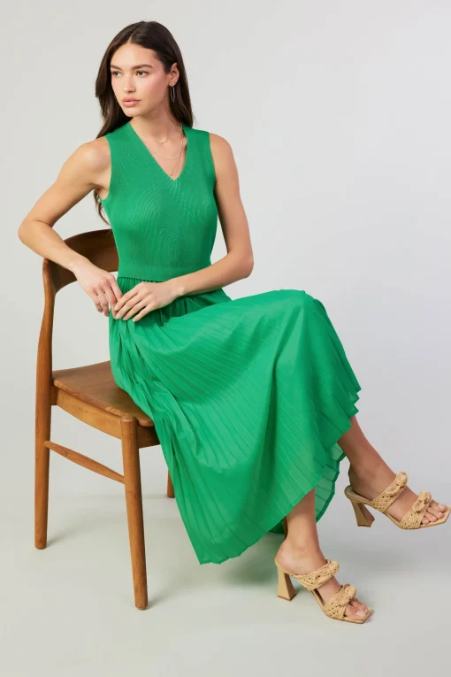 Cari Ribbed Contrast Pleated Dress