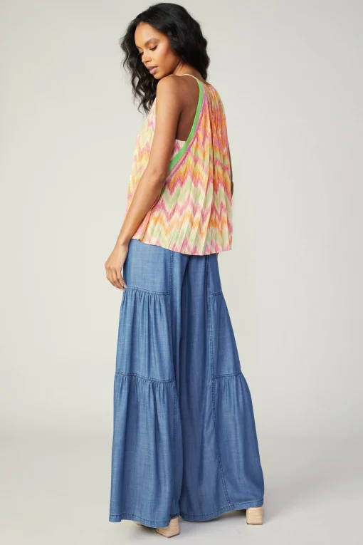 Gradient Chevron Tank