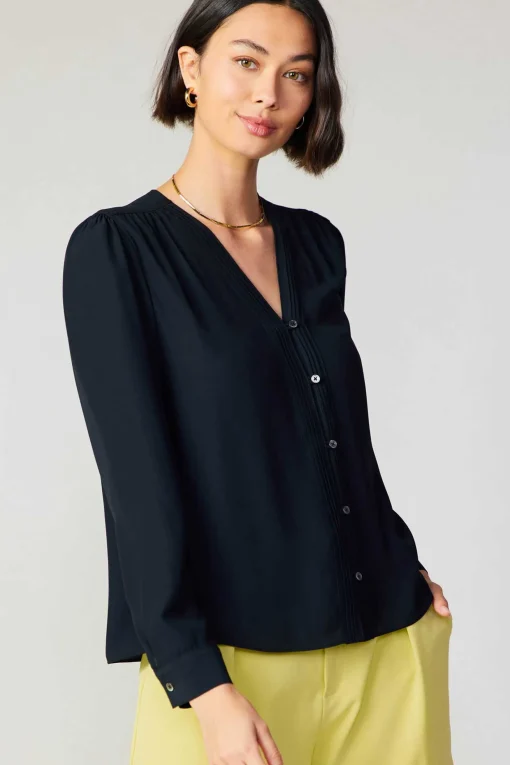 Pleat Detail Buttondown Shirt