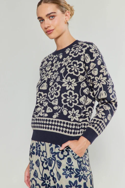 Pullover Floral Sweater