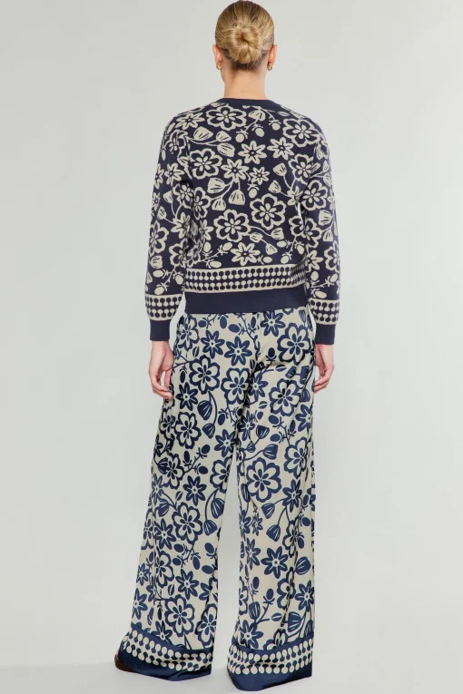 Pullover Floral Sweater