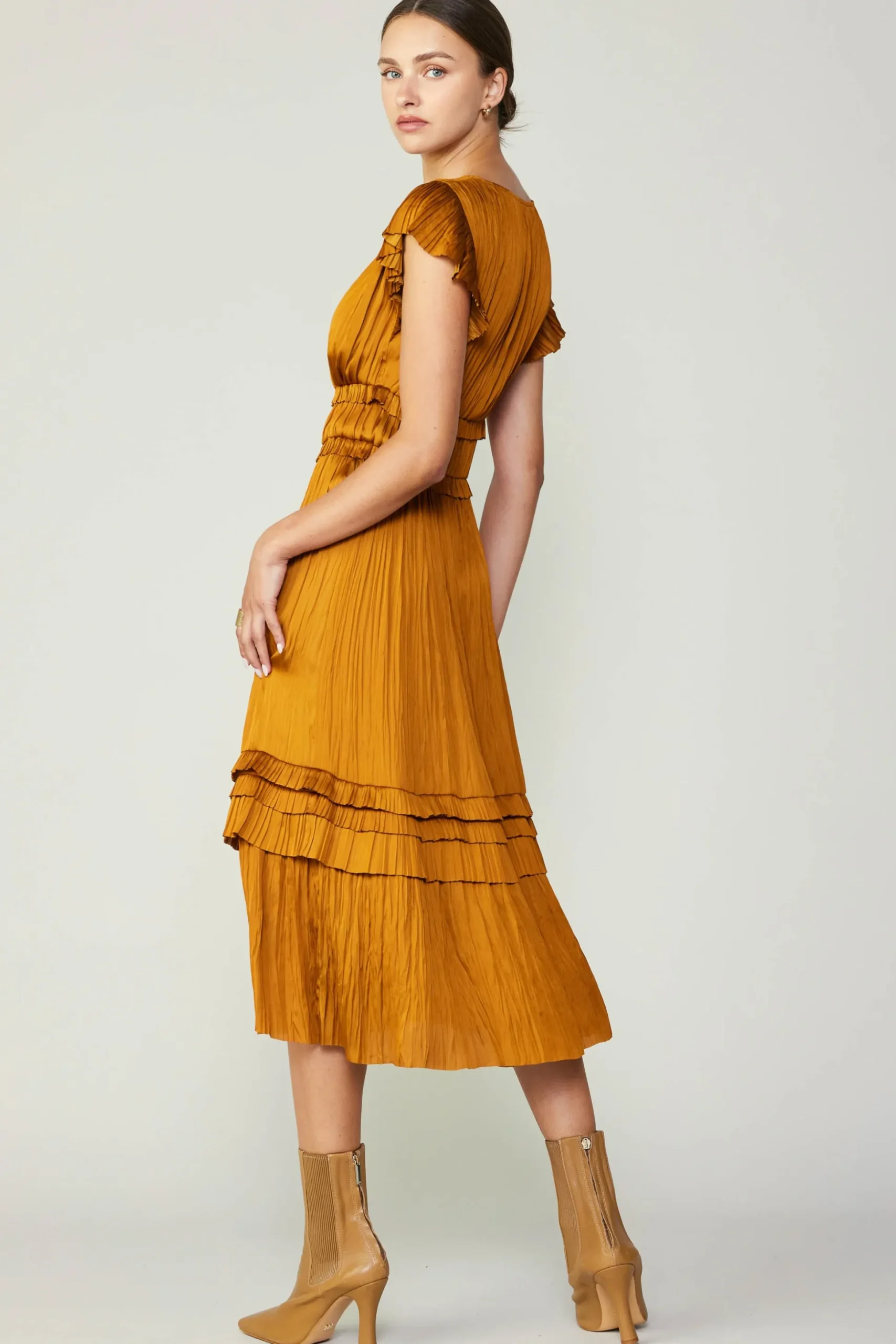 Sereia Pleated Midi Dress